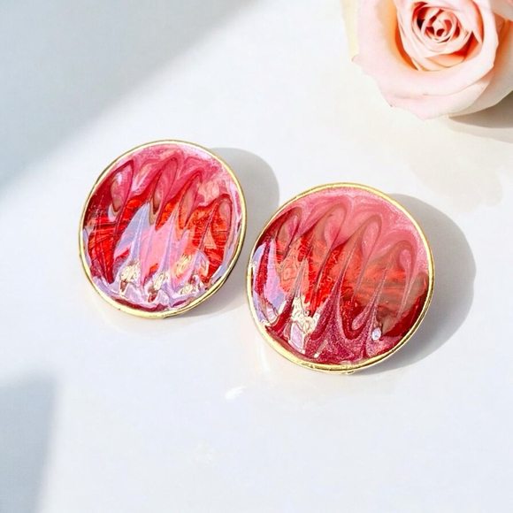 Vintage Deep Coral Red Swirly Enamel Gold tone Clip on Earrings. - Picture 2 of 5